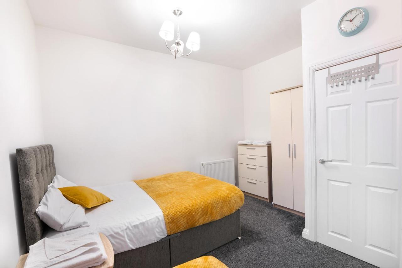 Modern Apartment Close To City Centre With Parking Leeds  Ngoại thất bức ảnh